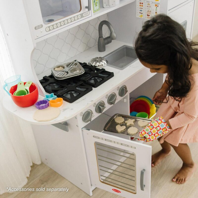Melissa and Doug Wooden Chefa s Pretend Play Toy Kitchen With a Icea Cube Dispenser a Cloud White - FSC Certified - Image 5