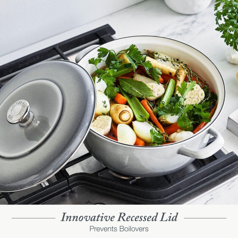 Merten and Storck Enameled Iron 7-Quart Dutch Oven - Image 4