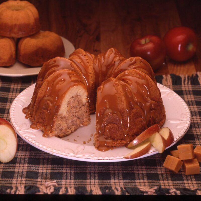 Nordic Ware Fleur De Lis Nonstick Bundt Pan - Image 3
