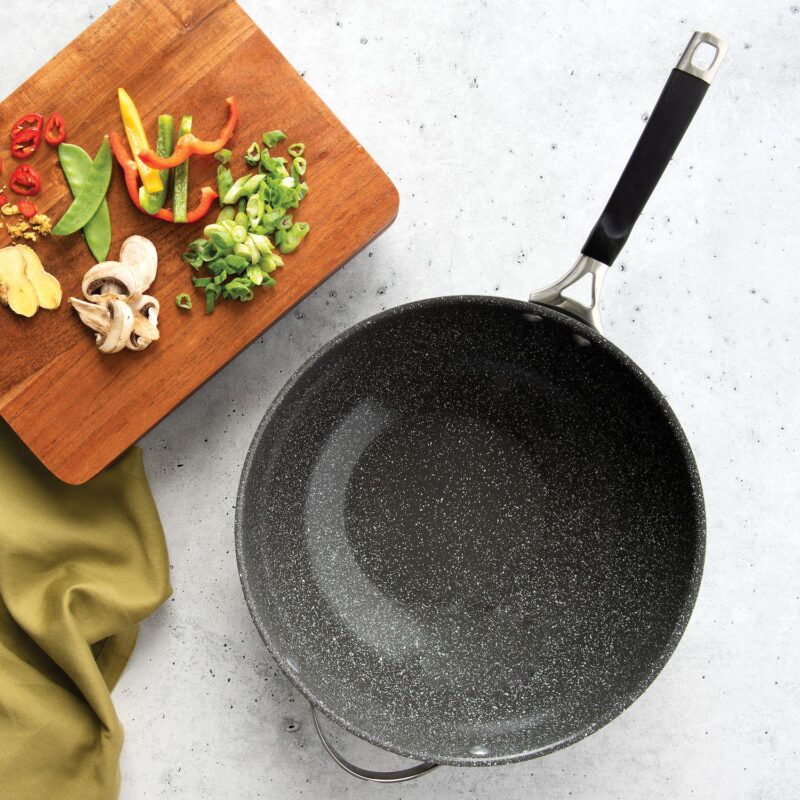 Nordic Ware Verde Nonstick 12-in. Wok - Image 4