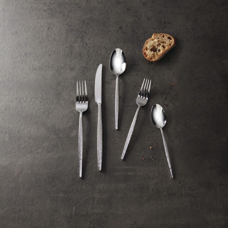 Oneida Revolve 20-pc. Flatware Set - Image 4