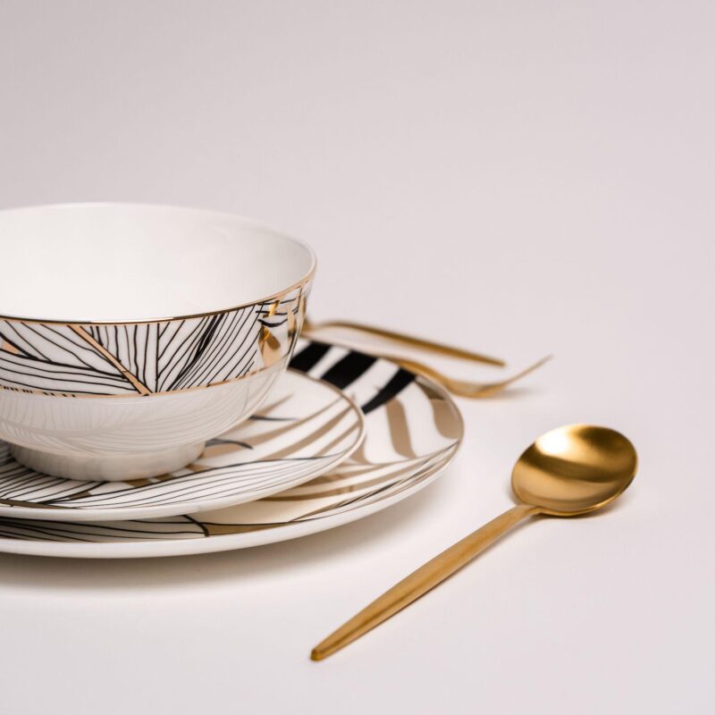 Ozarke's Alpha Golden Black Plates Set - Image 3