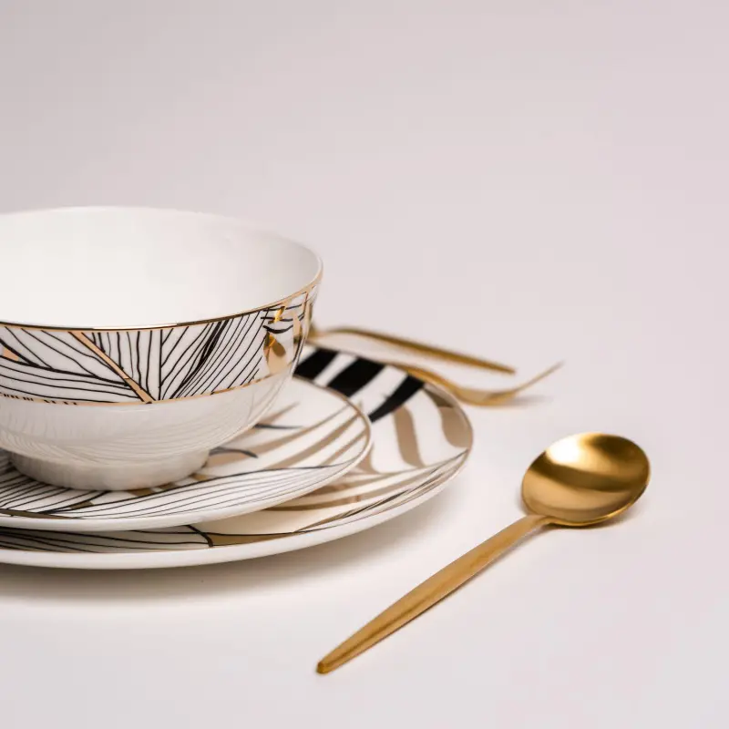 Ozarke's Alpha Golden Black Plates Set - Image 3