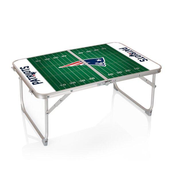 Picnic Time New England Patriots Mini Portable Folding Table