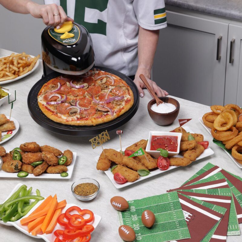 Presto Pizzazz Plus Rotating Pizza Oven - Image 3