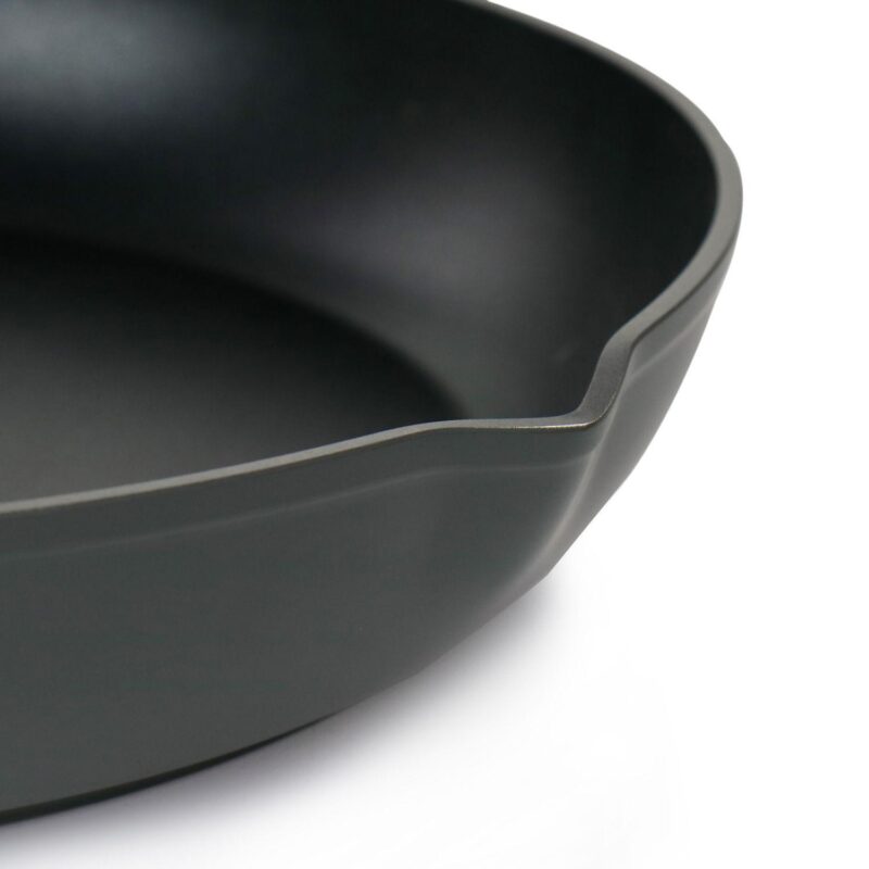 Rigby 9.5 Inch Aluminum Nonstick Frying Pan with Pouring Spouts - Image 4