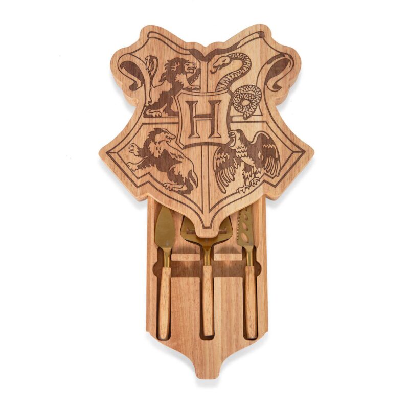 Toscana Harry Potter Hogwarts Crest Cheese Set with Tools - Image 5