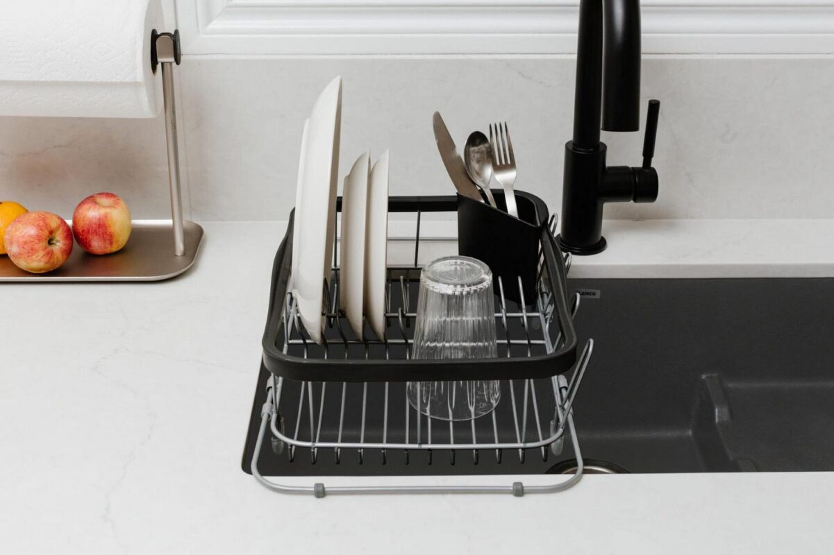 Umbra Sinkin Dish Drying Rack - Image 16