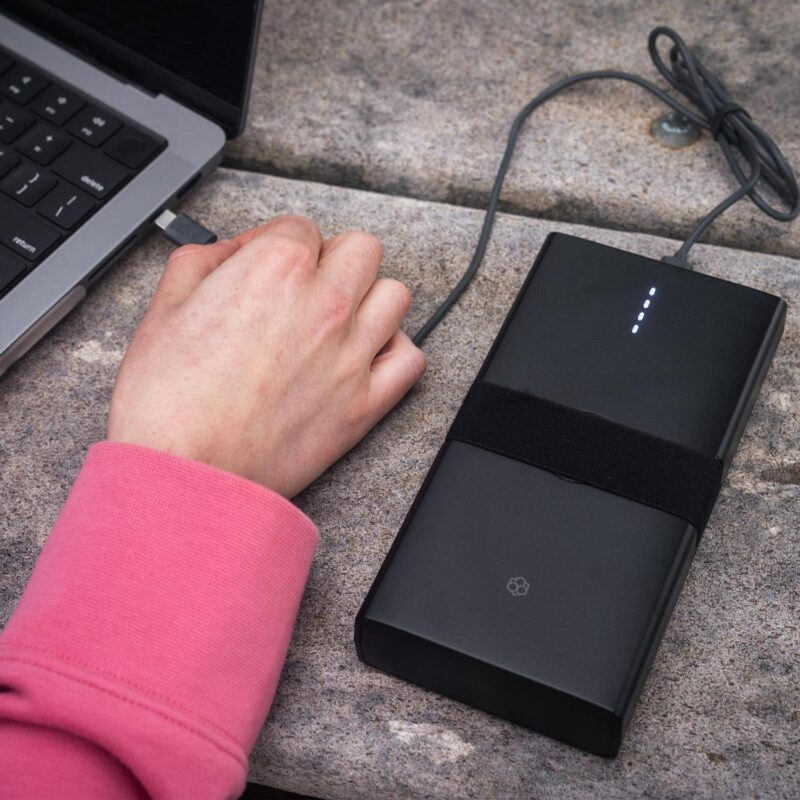 YADA Power Bank Pro, 60W USB-C, Car Battery Jump Starter, 10W Wireless Charger, 18W USB-A, 10000mAH. - Image 3