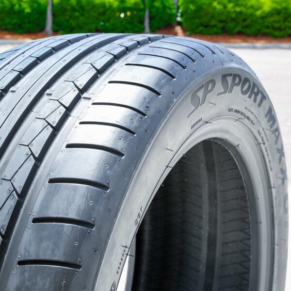 Dunlop SP Sport Maxx 95e9d528eb9c0999bbcbb88730285b14