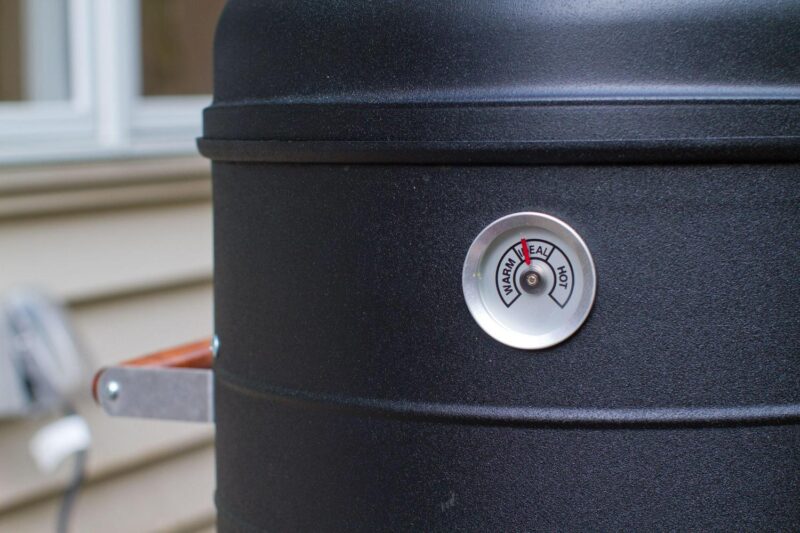 Americana 2-in-1 Electric Combination Water Smoker - Image 7