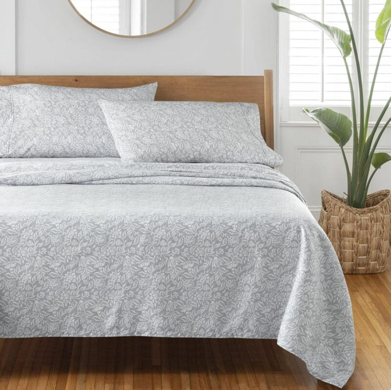 Better Homes and Gardens 4-Piece 300 Thread Count Floral Soft Silver Cotton Sateen Bed Sheet Set, King - Image 5