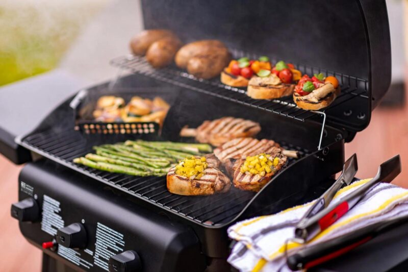 Char-Broil Classic 3-Burner Gas Grill - Image 12
