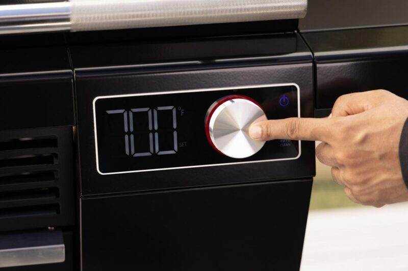 Charbroil Edge Electric Grill in Black - Image 6