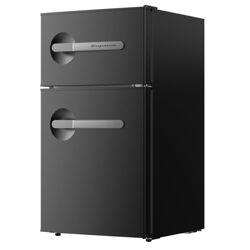 Frigidaire 3.1 cu. ft., 2 door with side bottle opener-W18.9 xL20.55 xH:33.54 (Black) - Image 4