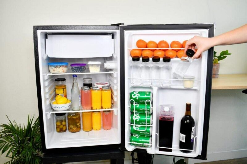 Frigidaire, 4.5 Cu. Ft. Compact Fridge with Chrome Trim - EFR492, Platinum - Image 13