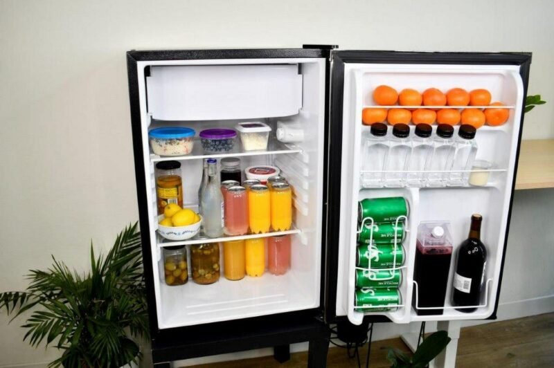 Frigidaire, 4.5 Cu. Ft. Compact Fridge with Chrome Trim - EFR492, Platinum - Image 23