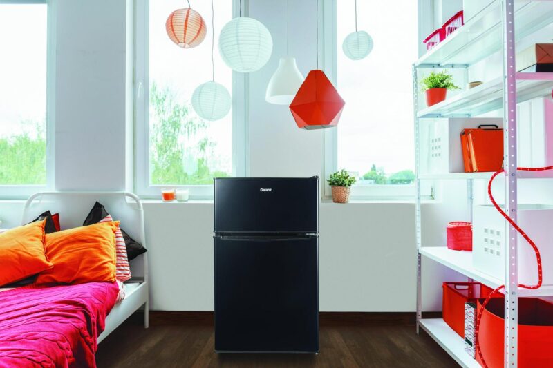 Galanz 3.1 Cu ft Two Door Mini Fridge, Black, New - Image 5