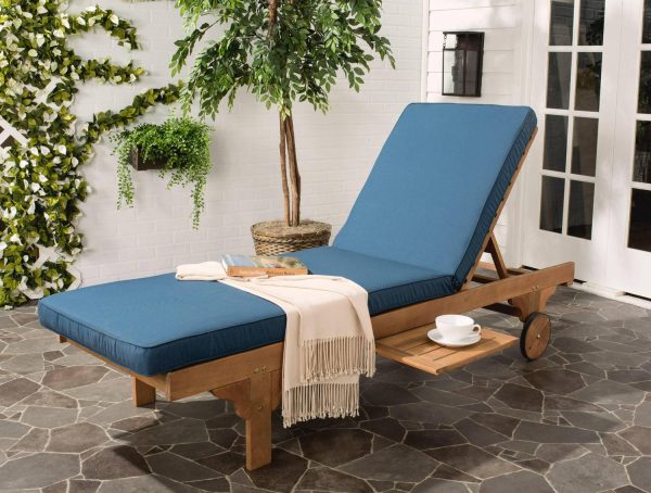 SAFAVIEH Outdoor Collection Newport Chaise Chair and Side Table Natural/Navy