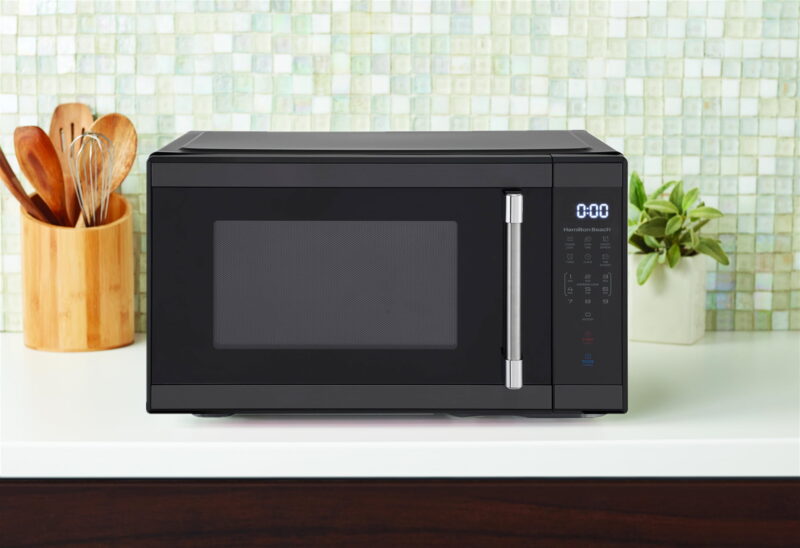 Hamilton Beach 1.1 cu. ft. Countertop Microwave Oven, 1000 Watts, Black Stainless Steel - Image 5