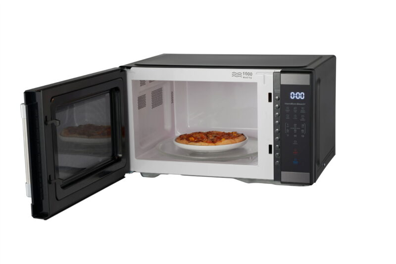 Hamilton Beach 1.1 cu. ft. Countertop Microwave Oven, 1000 Watts, Black Stainless Steel - Image 7