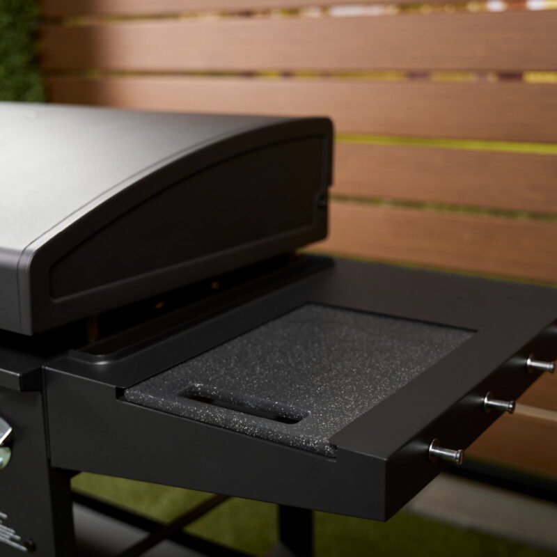 Blackstone Original 4-Burner 36" Propane Omnivore Outdoor Griddle with Hood and Folding Side Shelves - Image 7