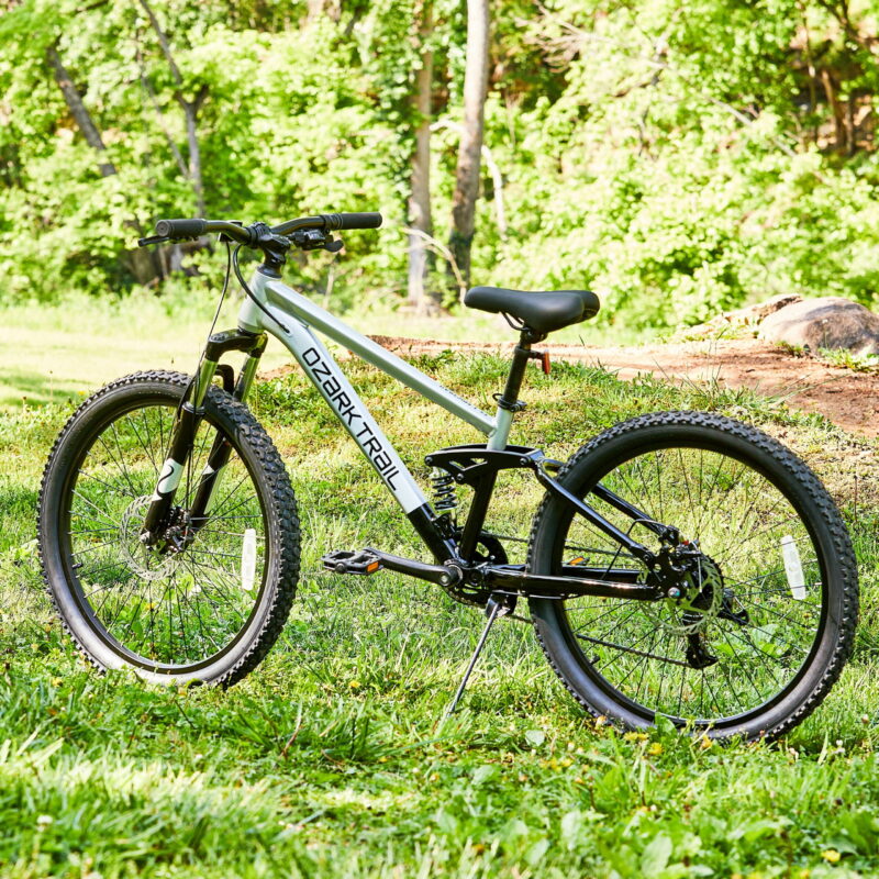 24" Ozark Trail FS.1 Epictrail Full Suspension Mountain Bike, For Teens and Adults, Heights between 4'6"-5'6", Silver - Image 2