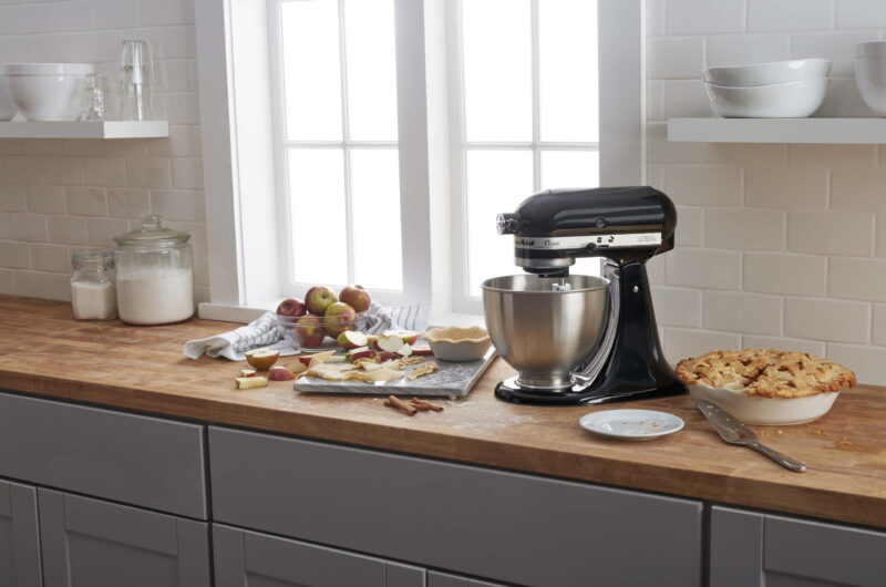 KitchenAid® Classic™ Series 4.5 Quart Tilt-Head Stand Mixer, Onyx Black, K45SS - Image 5