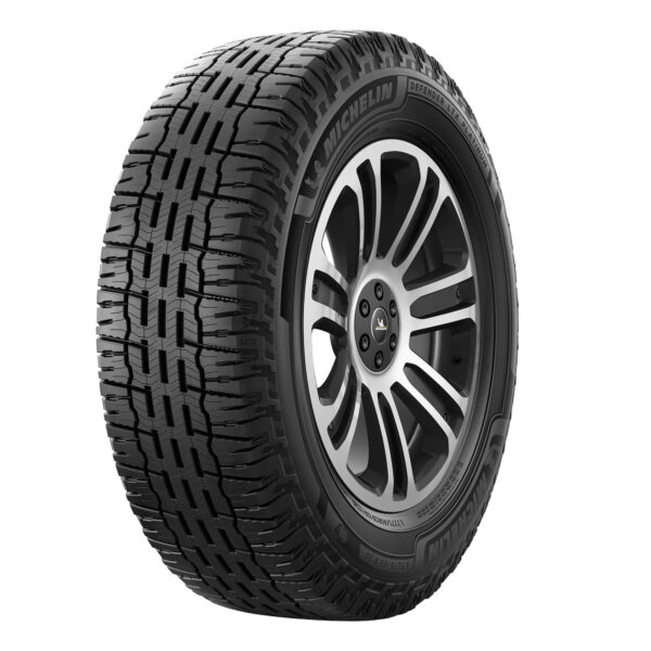 Michelin Defender LTX Platinum All-Season LT265/60R20/E 121/118S Tire