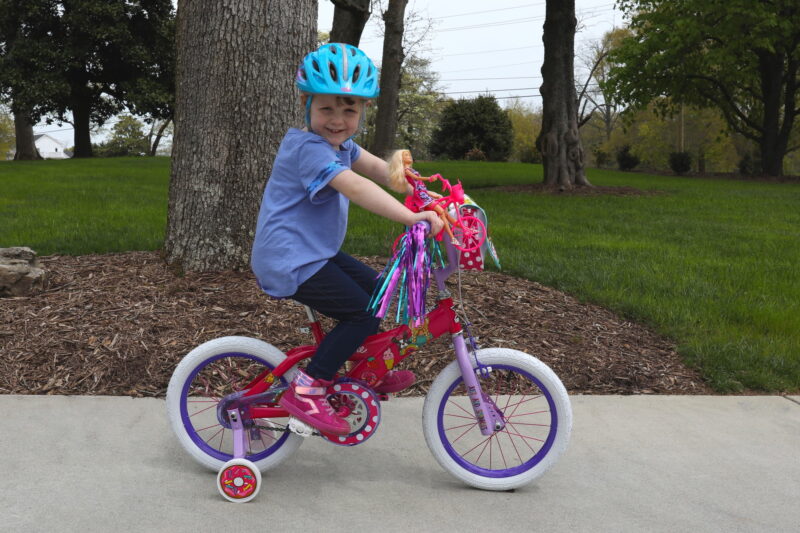 Dynacraft Barbie 16-Inch Girls BMX Bike For Age 5-7 Years - Image 4