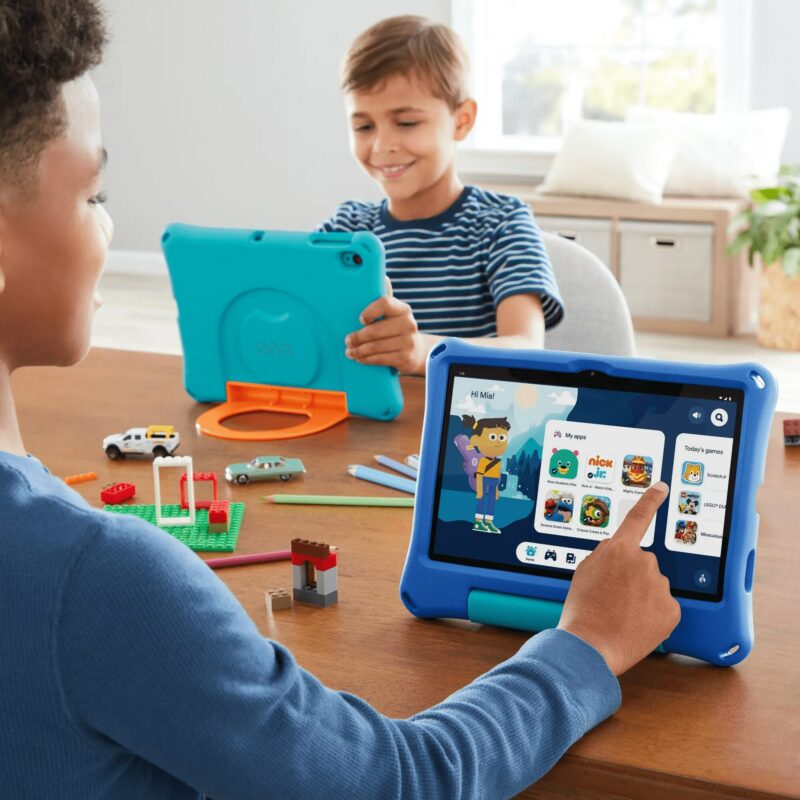 onn 10.1" Kids’ Tablet, 32GB, (2024 Model) - Aqua - Image 4